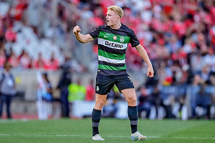 Conrad Harder en action avec le maillot du Sporting CP, futur attaquant du Stade Rennais.